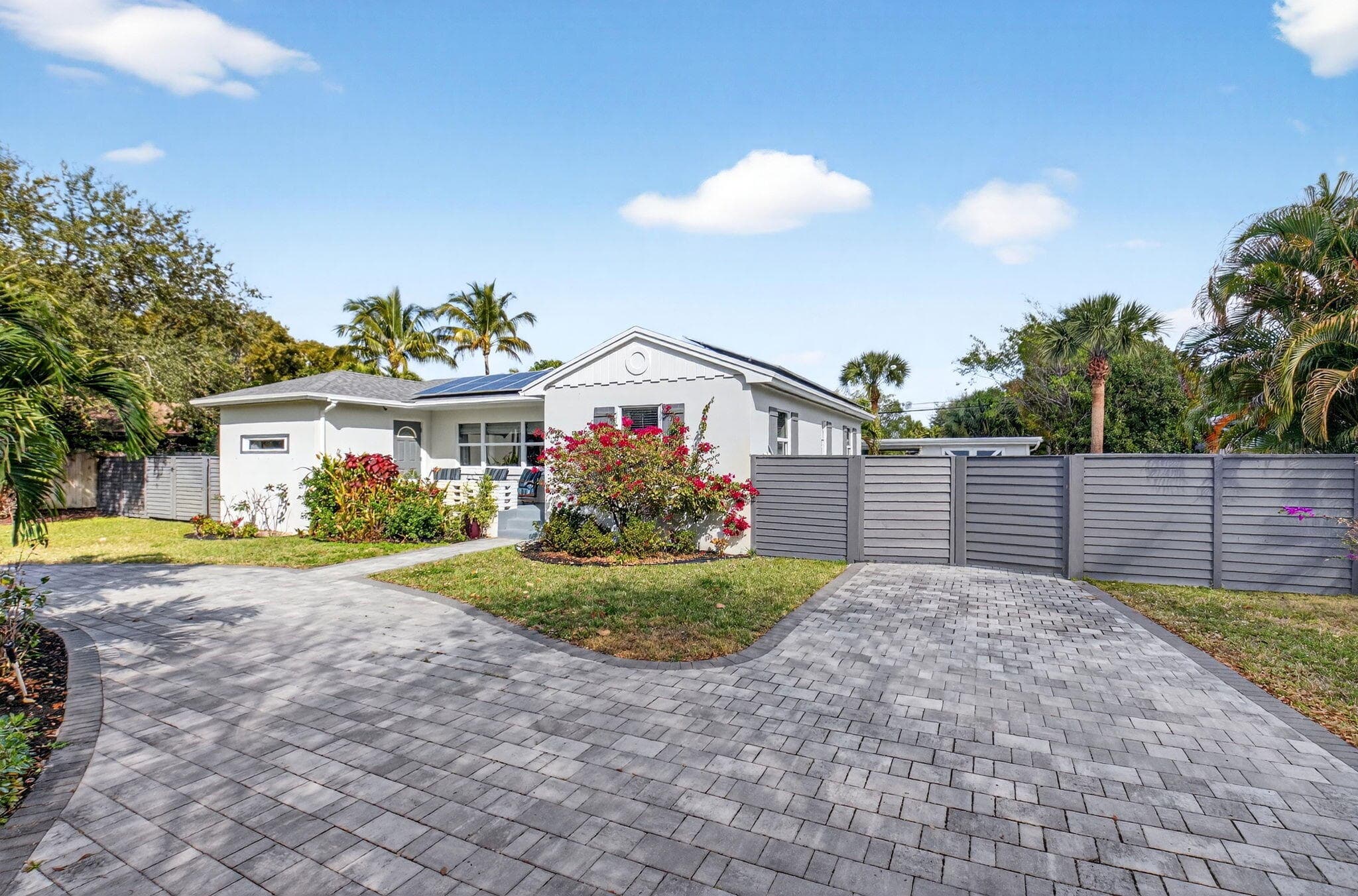 233 NE 12th Street NE, Delray Beach, FL 33444 — photo 4 of 55