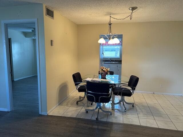 145 Lake Evelyn Drive, West Palm Beach, FL 33411 — photo 8 of 39