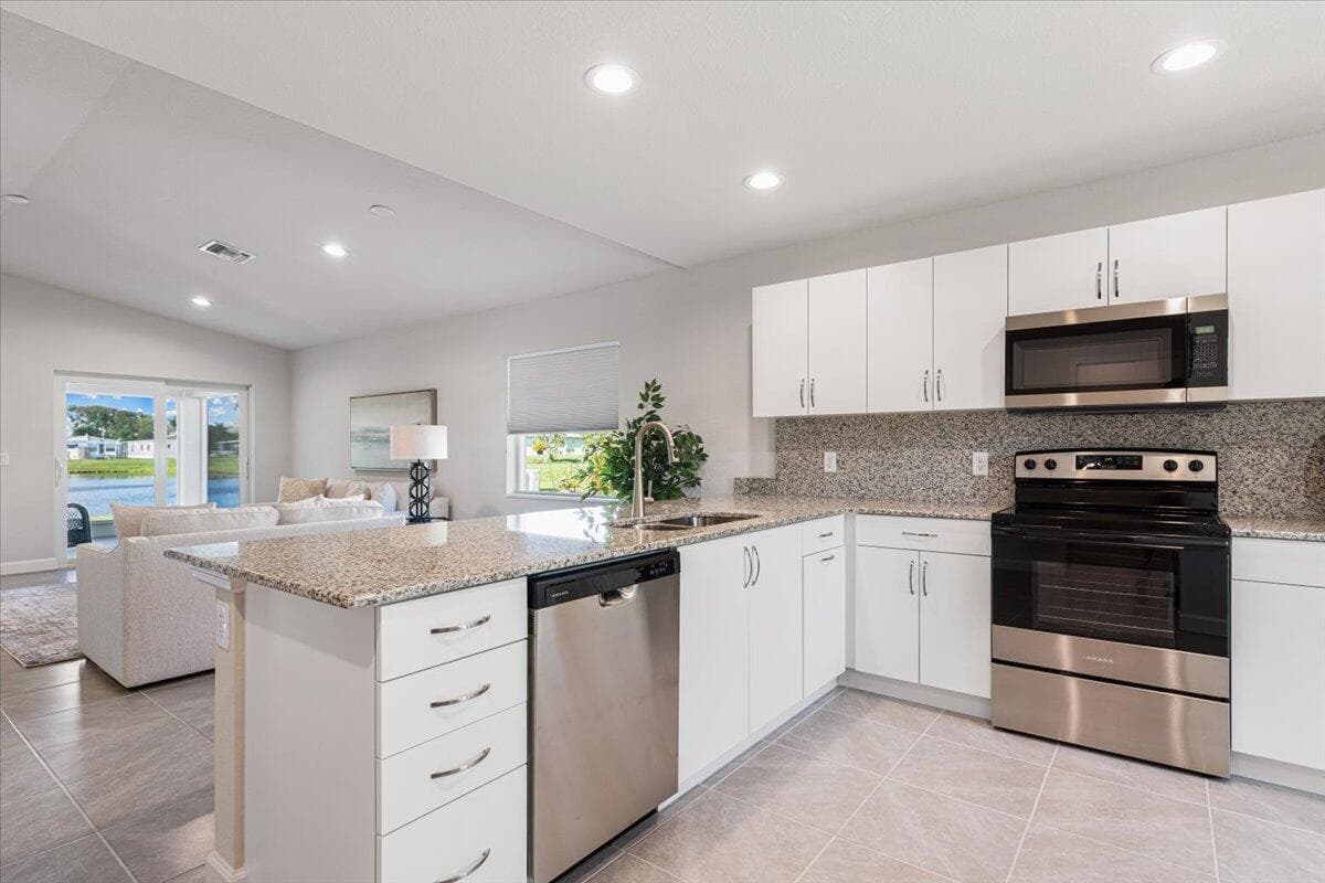 10 Juan Carlos Lane, Port St. Lucie, FL 34952 — photo 15 of 47