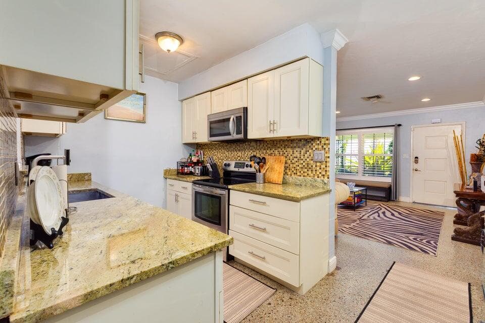 145 SE 3rd Avenue, Boynton Beach, FL 33435 — photo 7 of 31