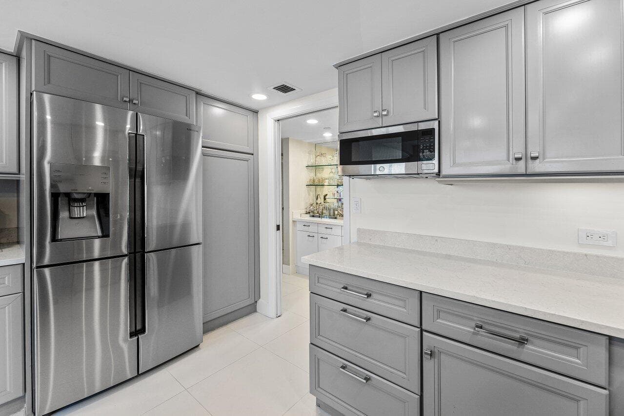 529 S Flagler Drive 8g, West Palm Beach, FL 33401 — photo 10 of 28