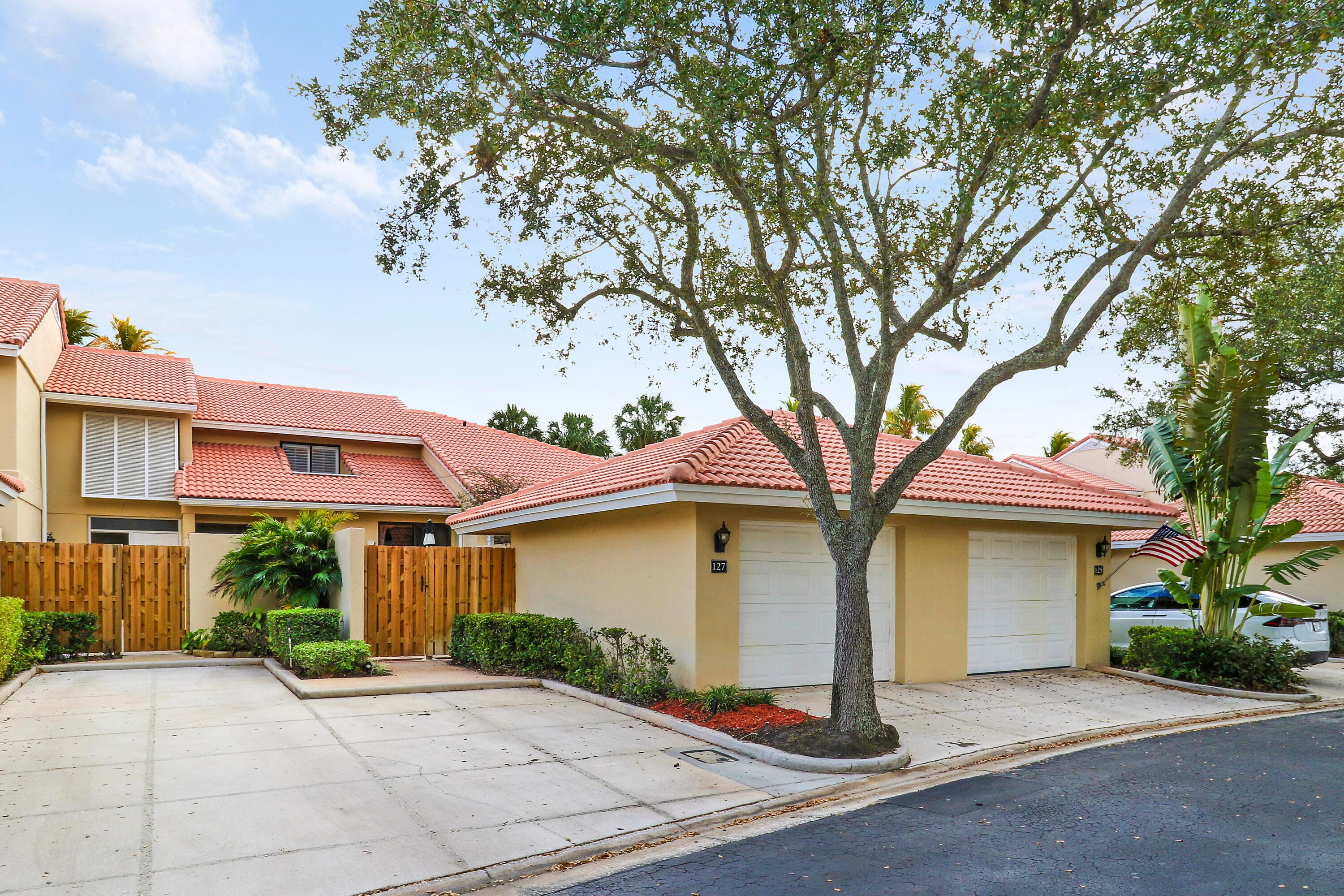 127 Old Meadow Way, Palm Beach Gardens, FL 33418 — photo 1 of 29