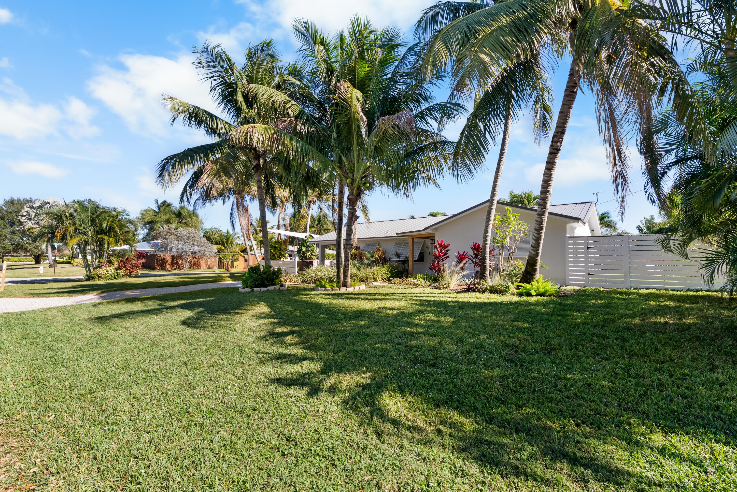 1605 Treemont Avenue, Jupiter, FL 33469 — photo 1 of 34