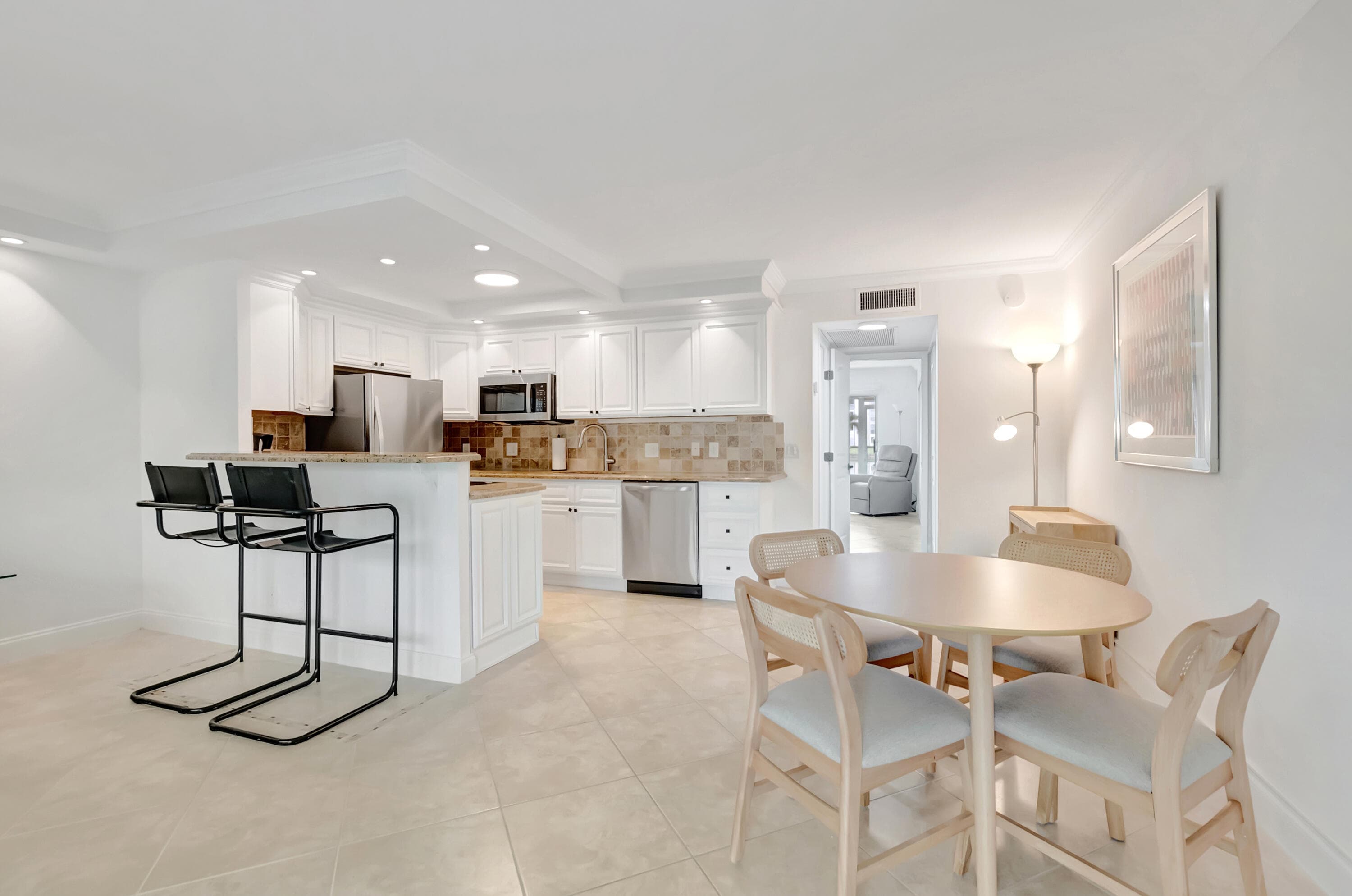 1072 Yarmouth D, Boca Raton, FL 33434 — photo 10 of 41