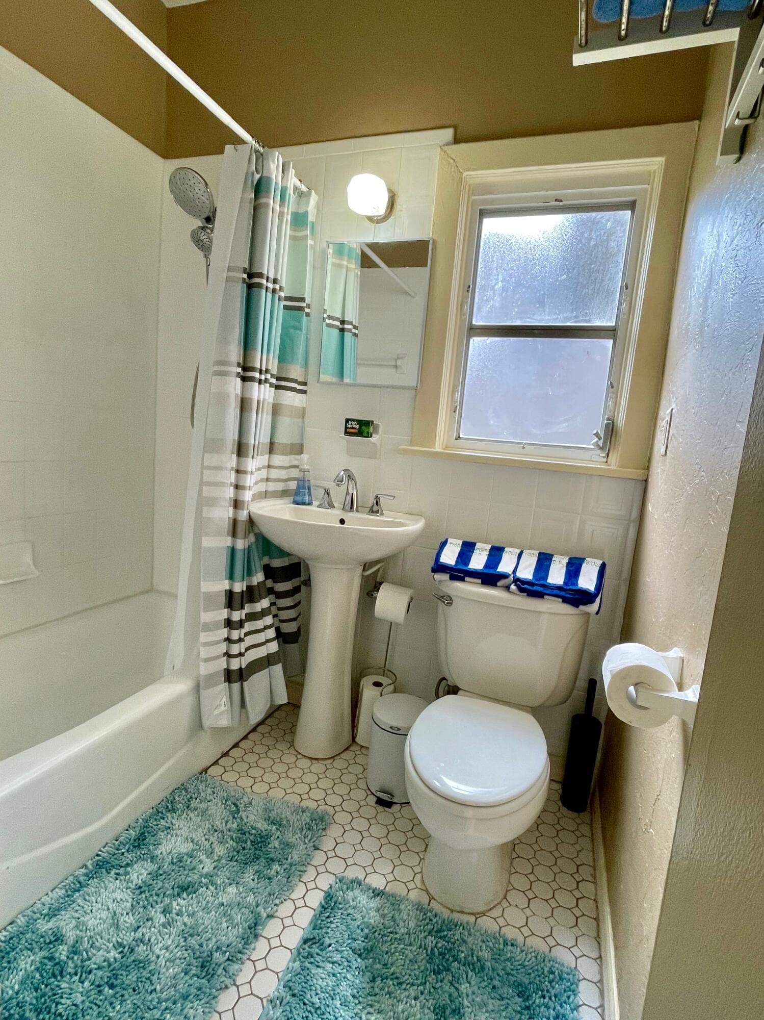 5555 Garden Avenue Sfh With A Detached Apt. Bldg., West Palm Beach, FL 33405 — photo 18 of 39