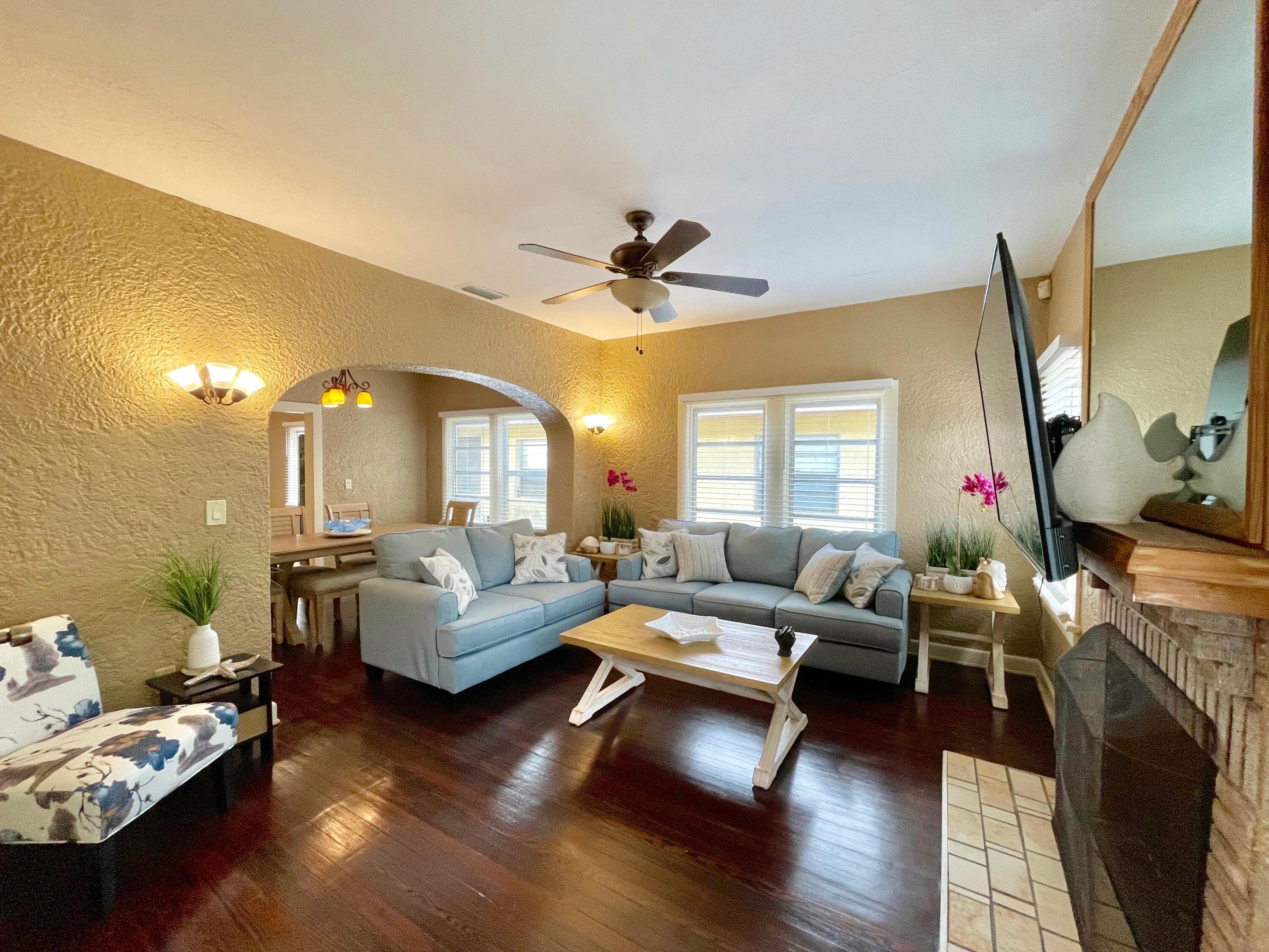5555 Garden Avenue Sfh With A Detached Apt. Bldg., West Palm Beach, FL 33405 — photo 4 of 39