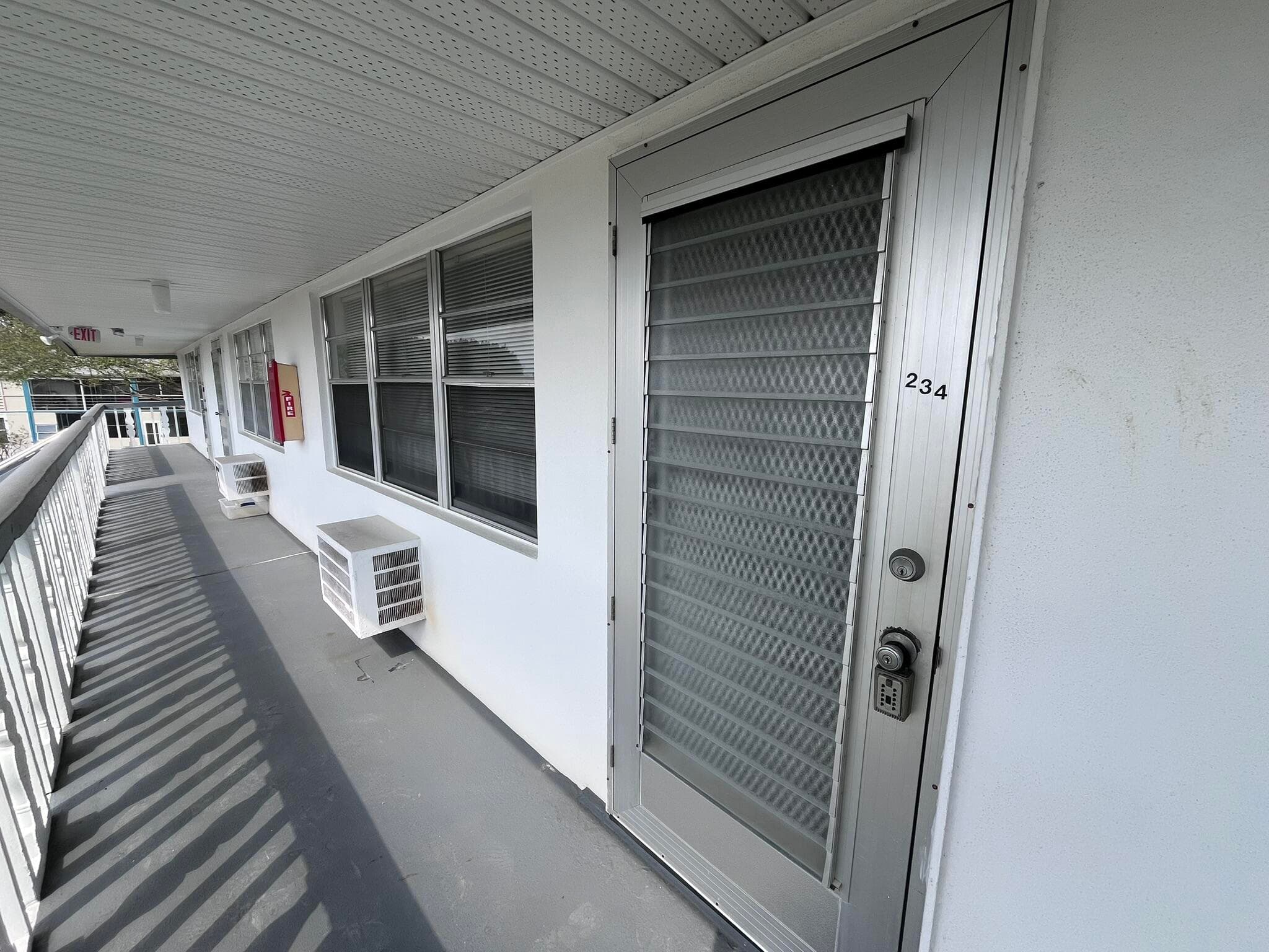 234 Camden J 234, West Palm Beach, FL 33417 — photo 4 of 23