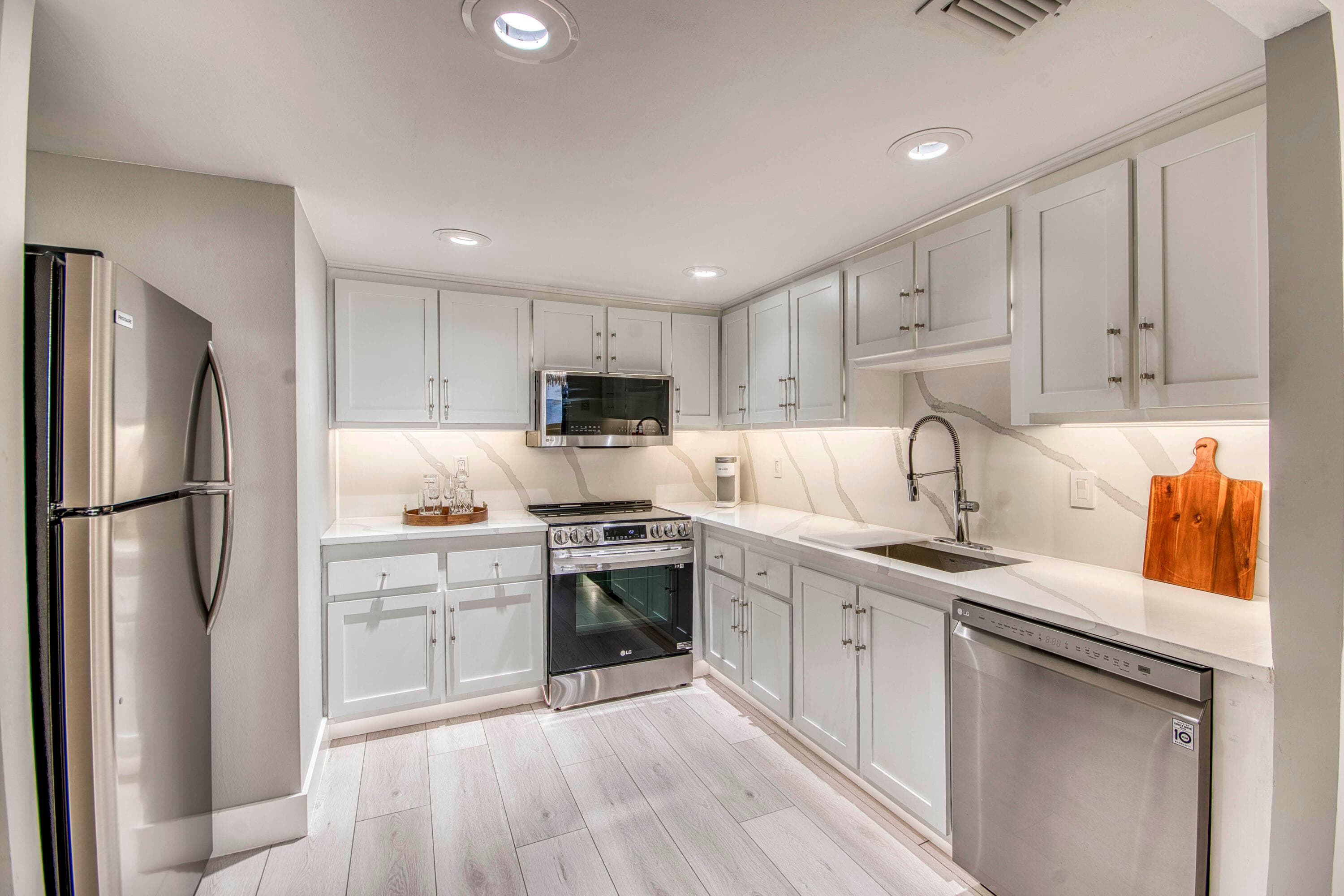 2800 N Ocean Drive B-15d, Singer Island, FL 33404 — photo 11 of 19