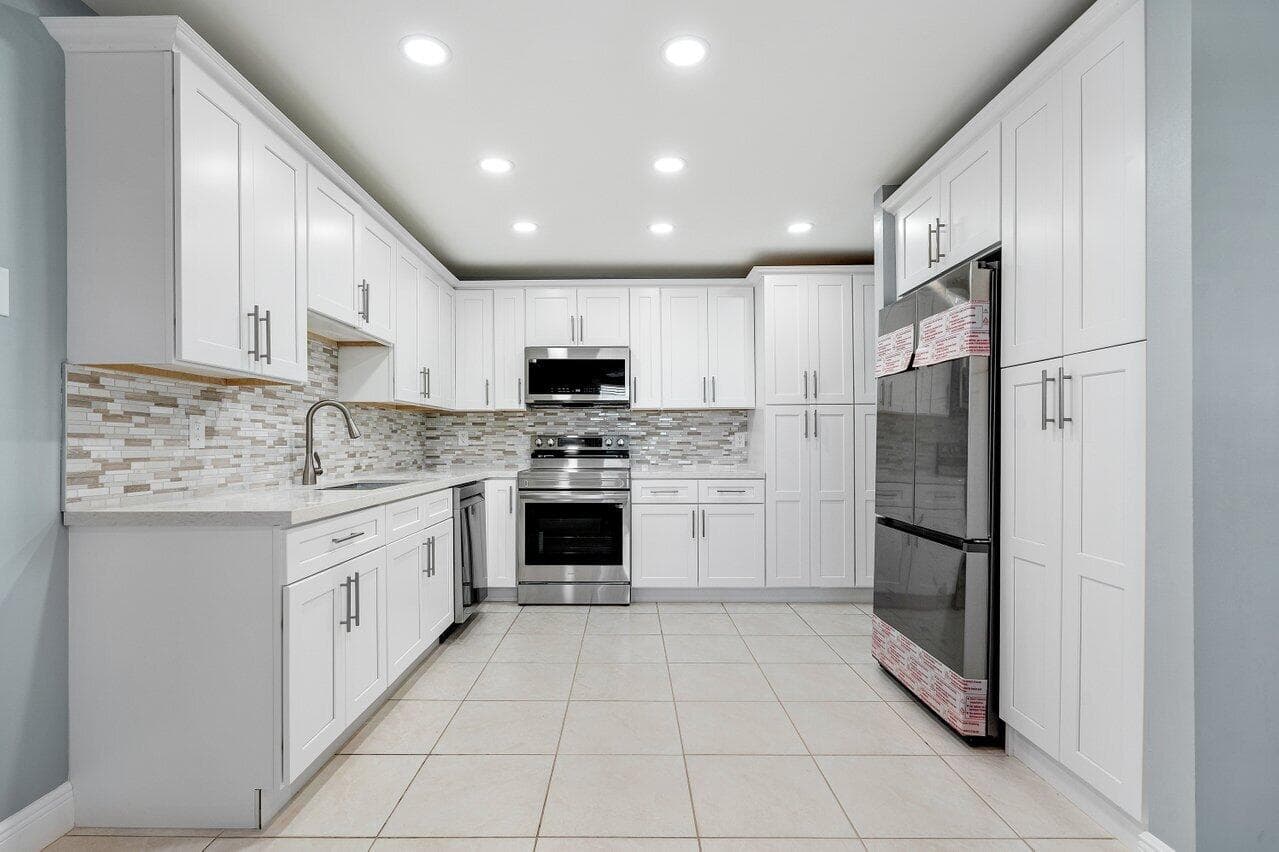 1740 NW 19th Terrace 204, Delray Beach, FL 33445 — photo 3 of 33