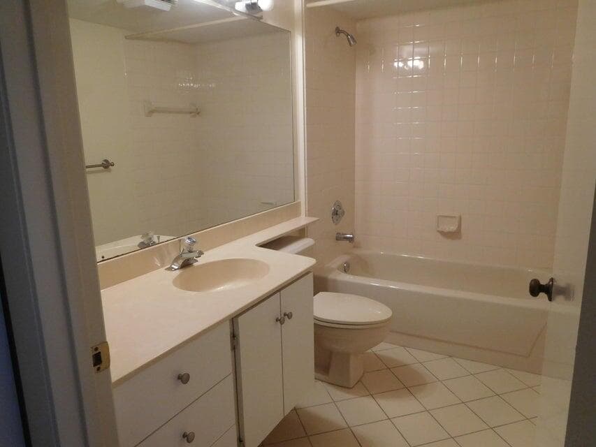 2741 Village Boulevard 304, West Palm Beach, FL 33409 — photo 7 of 12