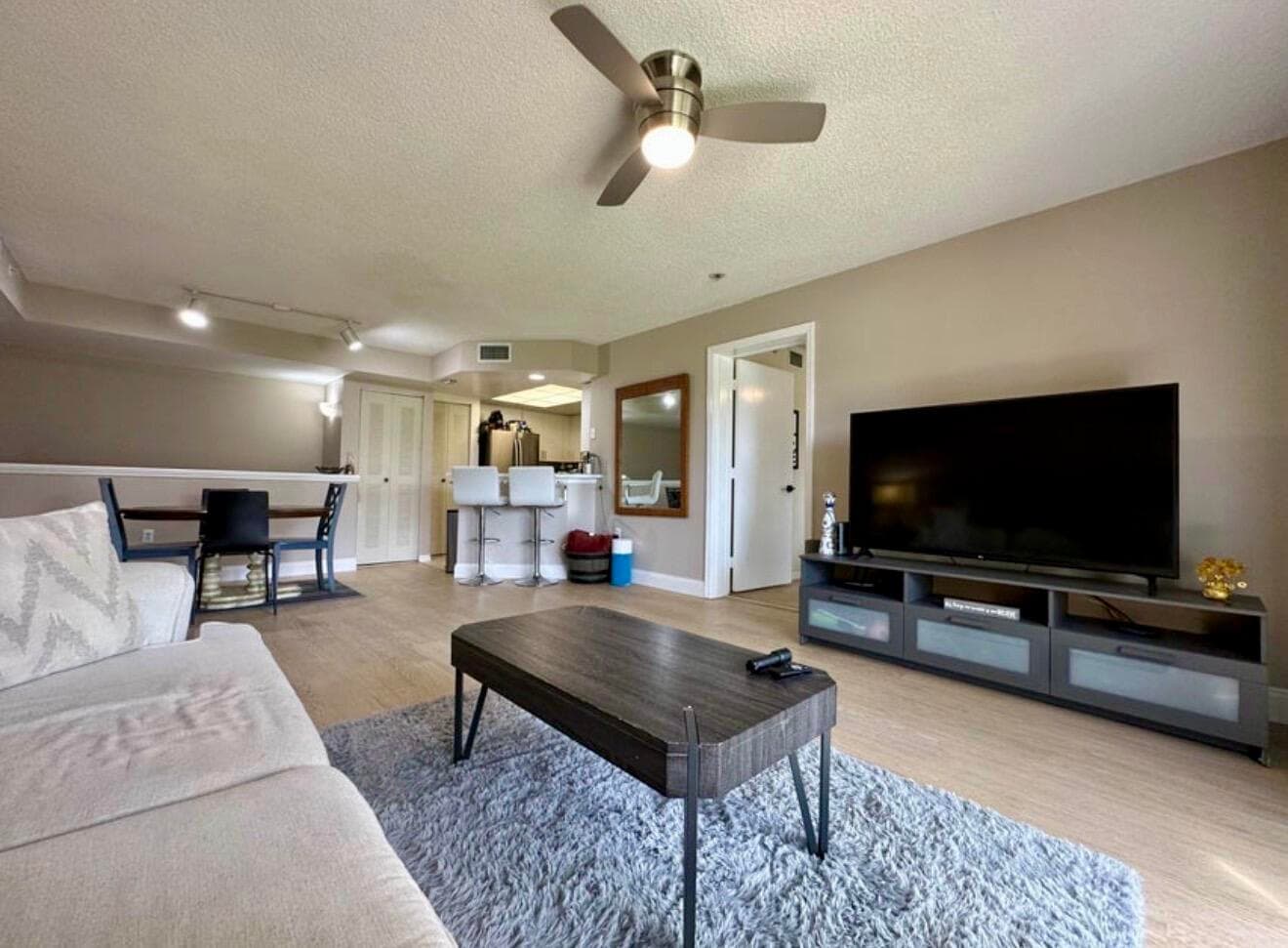 4191 N Haverhill Road 405, West Palm Beach, FL 33417 — photo 18 of 86