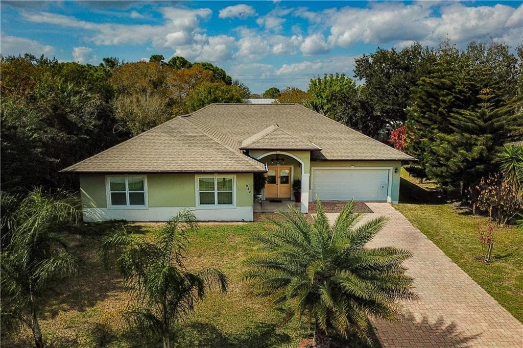 922 Clearmont Street, Sebastian, FL 32958 — photo 1 of 34