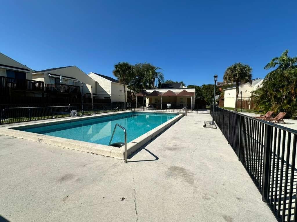 637 Executive Center Drive N102, West Palm Beach, FL 33401 — photo 33 of 38
