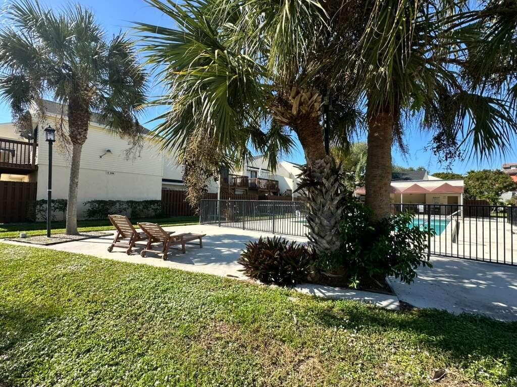 637 Executive Center Drive N102, West Palm Beach, FL 33401 — photo 36 of 38