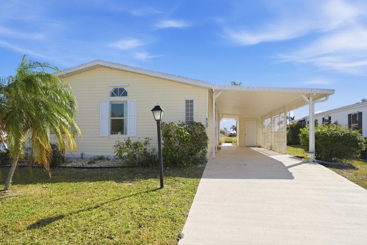 8125 Meadowlark Lane, Port St. Lucie, FL 34952 — photo 5 of 53