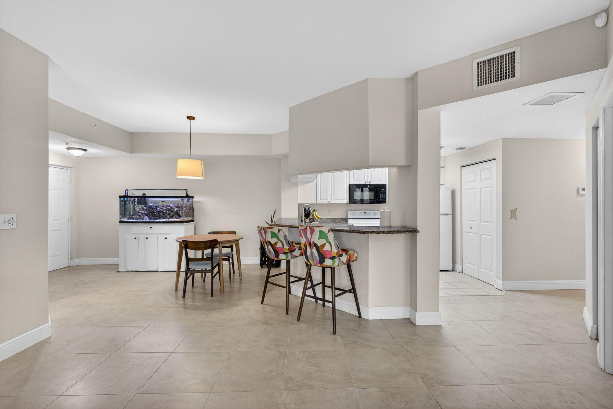 2727 Anzio Court 203, Palm Beach Gardens, FL 33410 — photo 4 of 44