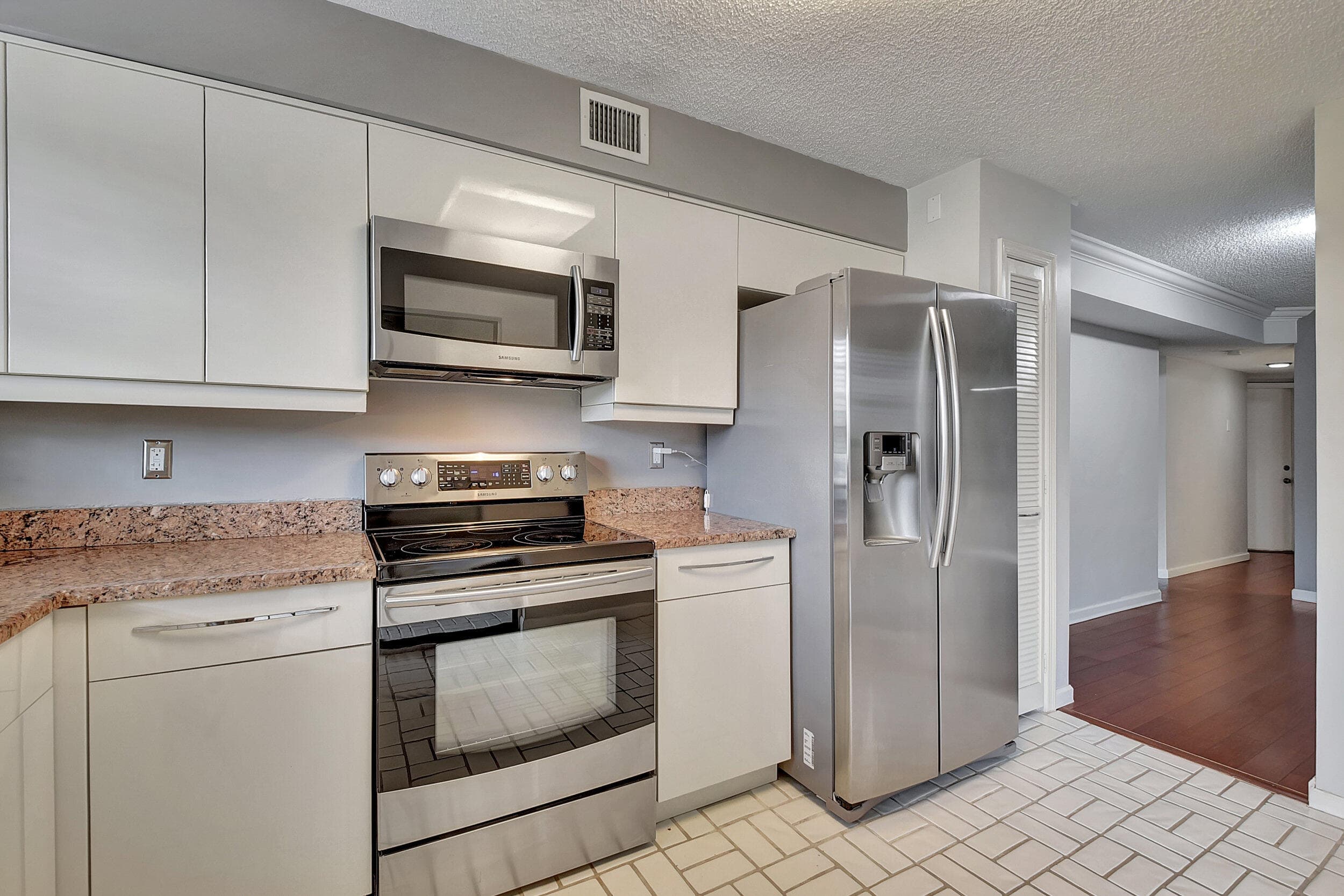 17396 Boca Club Boulevard 104, Boca Raton, FL 33487 — photo 6 of 40