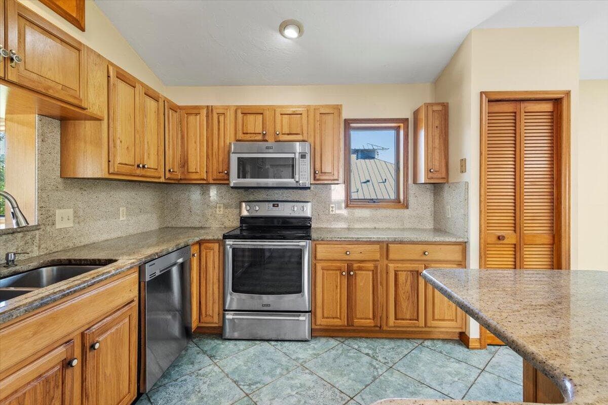 2321 Atlantic Beach Boulevard, Hutchinson Island, FL 34949 — photo 10 of 38