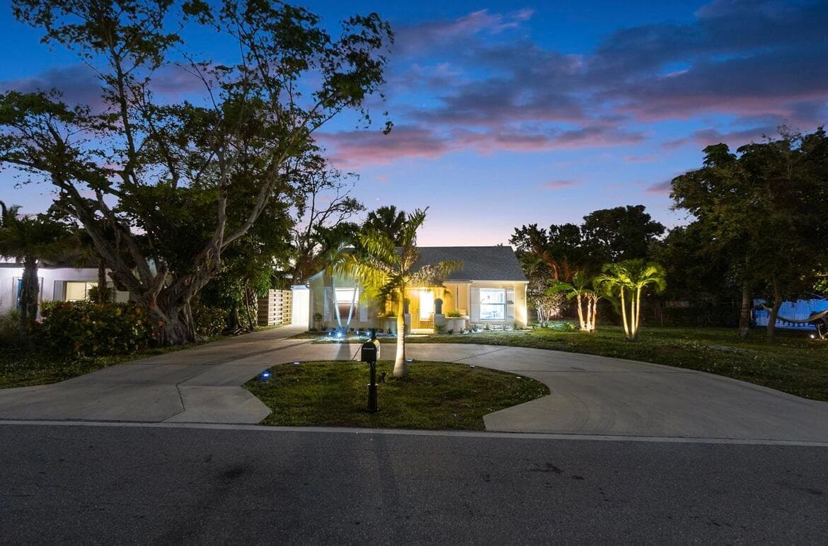 727 S Lake Drive, Lantana, FL 33462 — photo 1 of 41