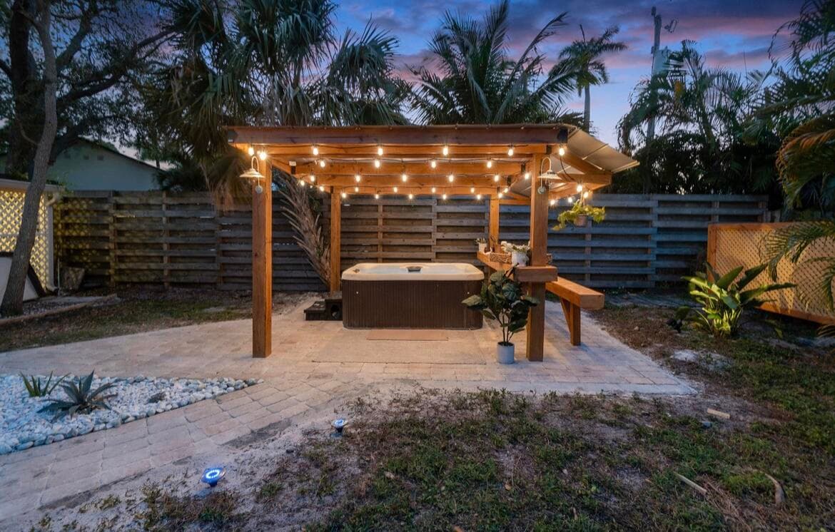 727 S Lake Drive, Lantana, FL 33462 — photo 19 of 41