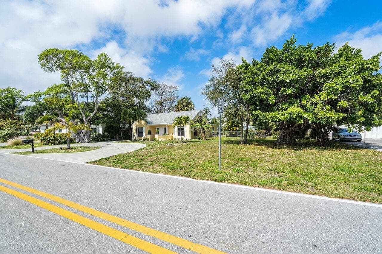 727 S Lake Drive, Lantana, FL 33462 — photo 38 of 41