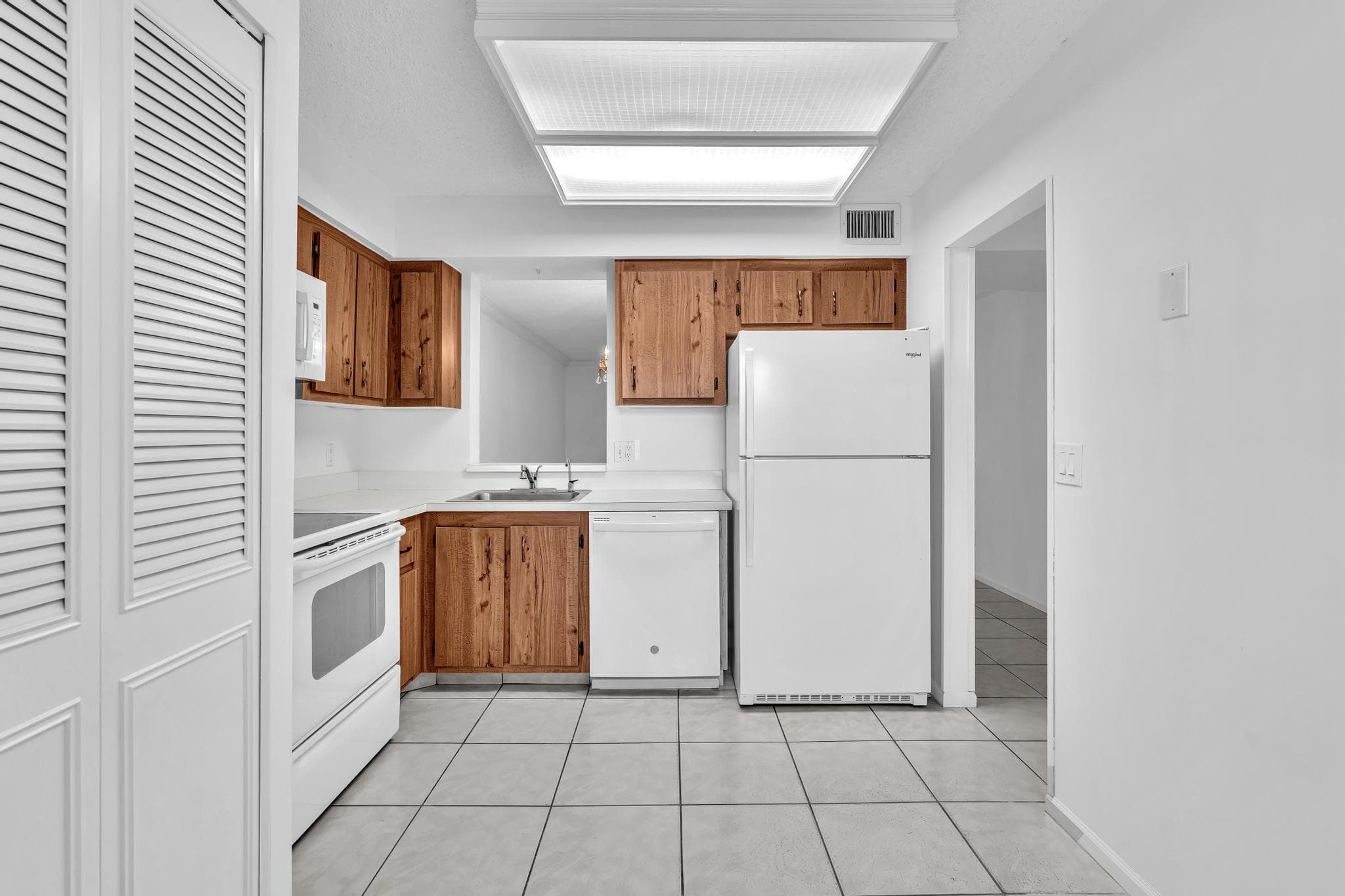 6650 S Oriole Boulevard 1040, Delray Beach, FL 33446 — photo 5 of 46