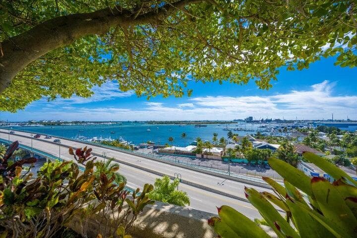2650 Lake Shore Drive 1004, Riviera Beach, FL 33404 — photo 21 of 23
