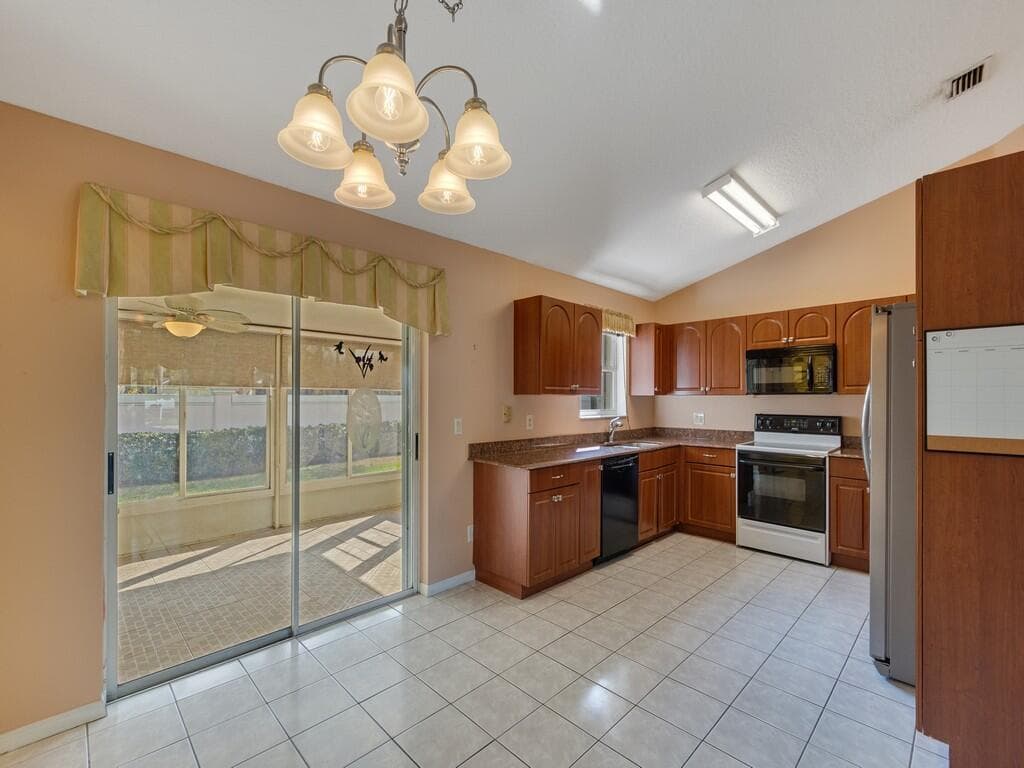 352 NW Tuscany Way, Port St. Lucie, FL 34986 — photo 14 of 42