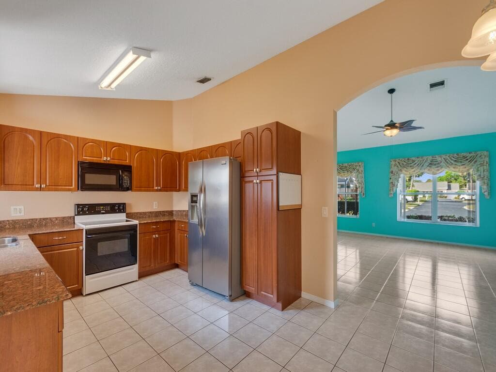 352 NW Tuscany Way, Port St. Lucie, FL 34986 — photo 13 of 42