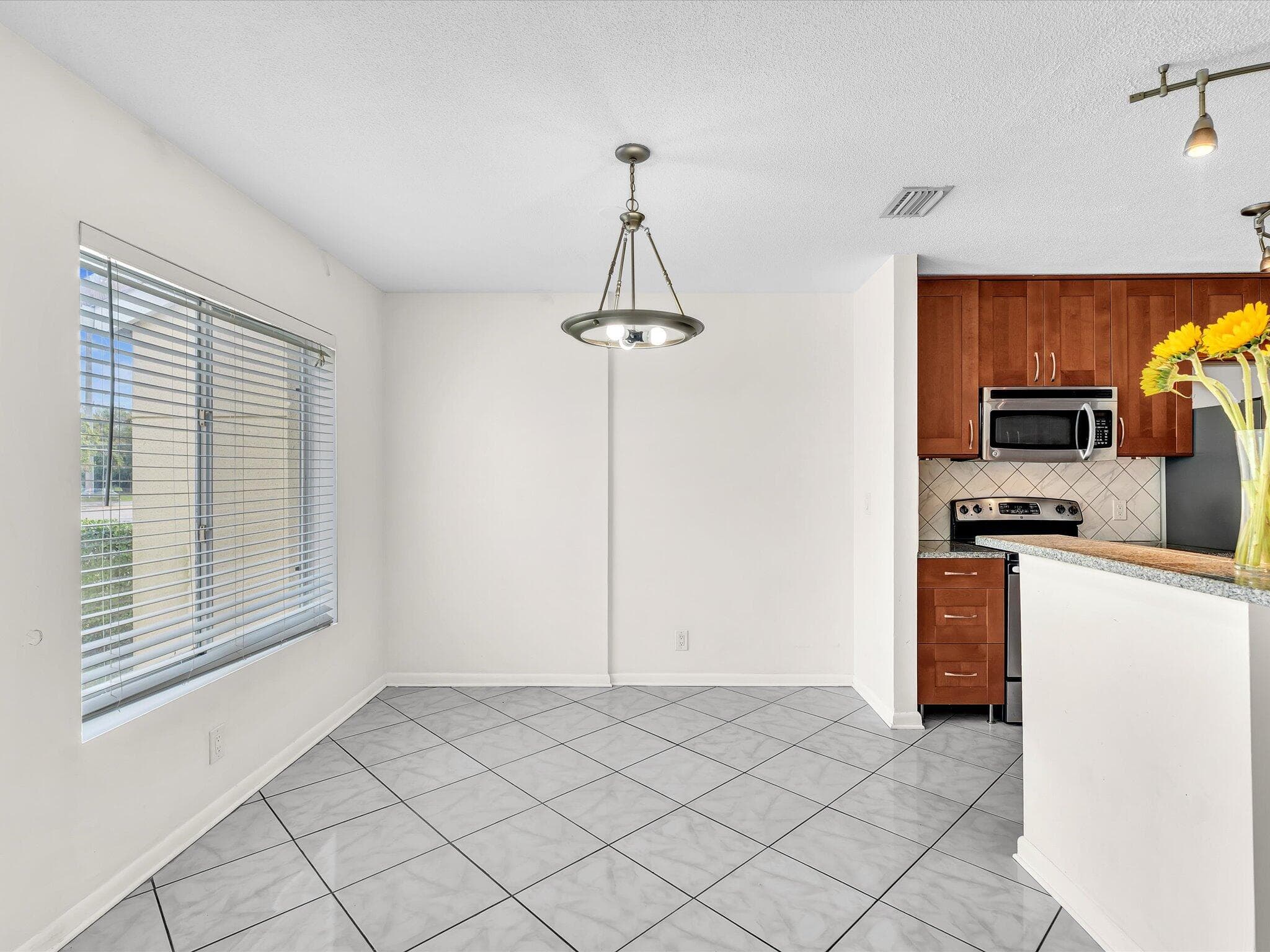 815 W Boynton Beach Boulevard 16-205, Boynton Beach, FL 33426 — photo 14 of 58