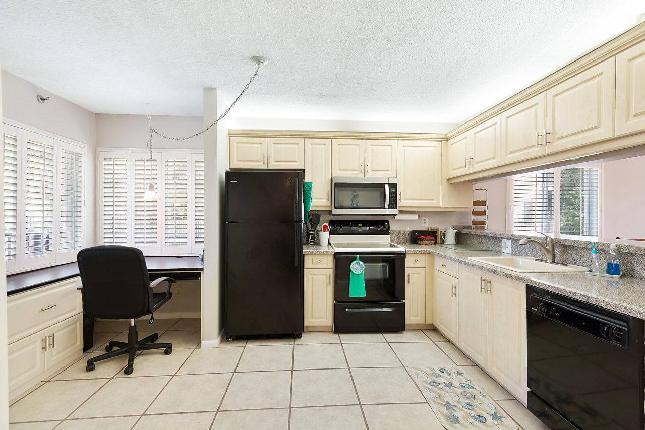 275 Palm Avenue A201, Jupiter, FL 33477 — photo 11 of 58