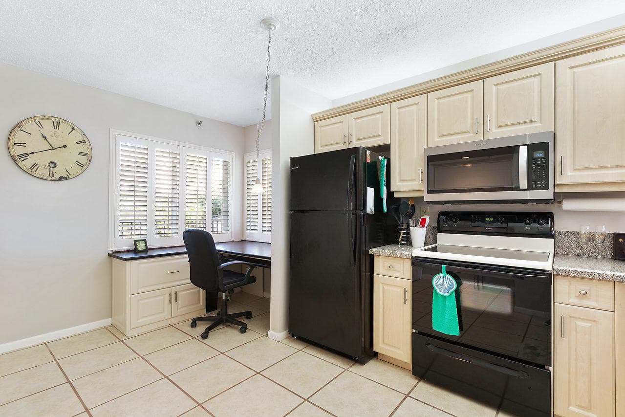 275 Palm Avenue A201, Jupiter, FL 33477 — photo 12 of 58