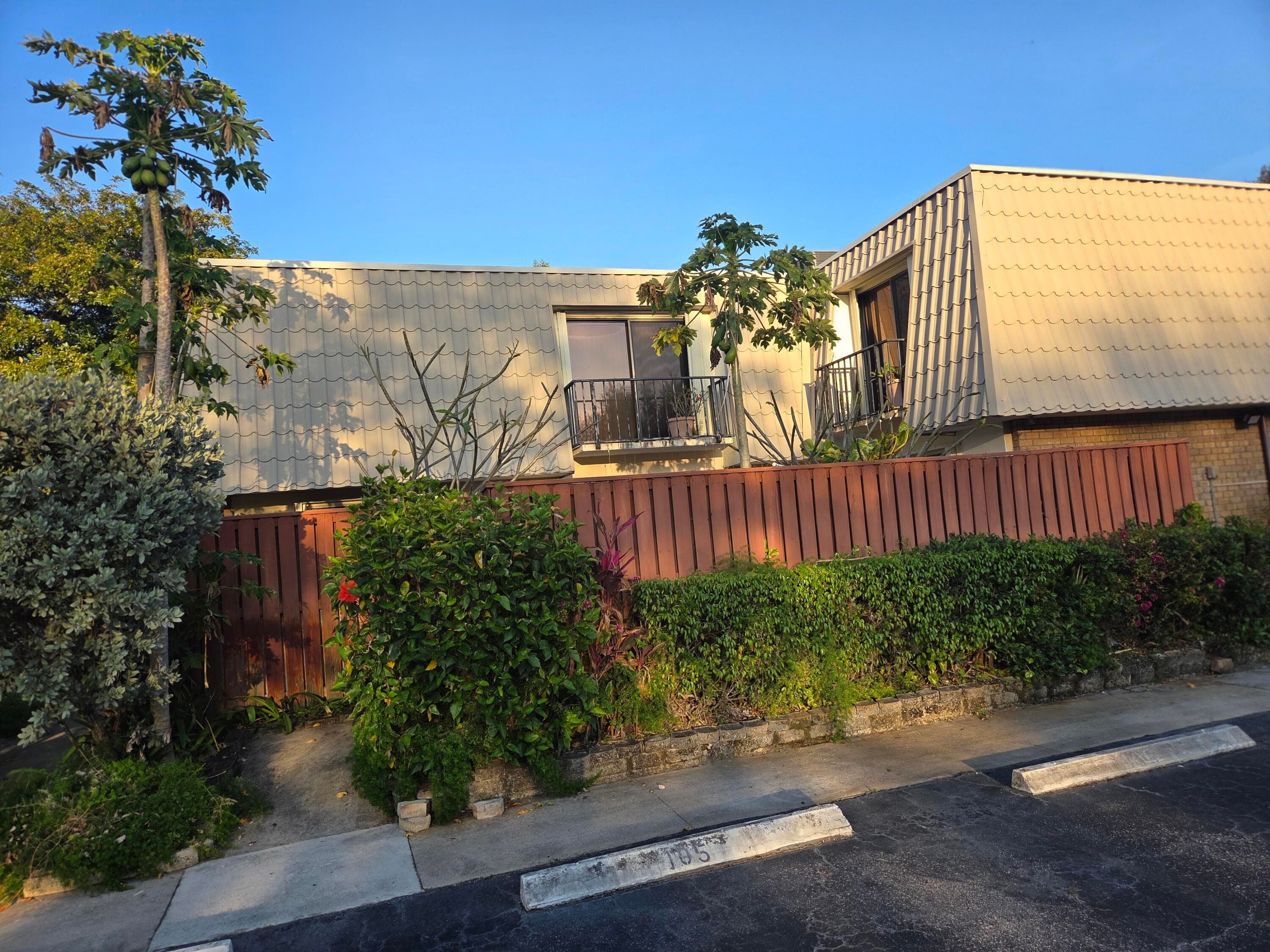 1700 Embassy Drive 512, West Palm Beach, FL 33401 — photo 1 of 15