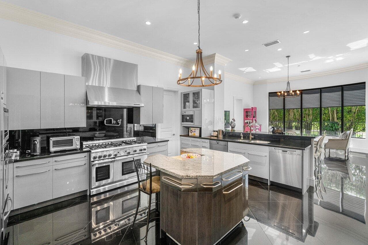 7172 Valencia Drive, Boca Raton, FL 33433 — photo 10 of 51