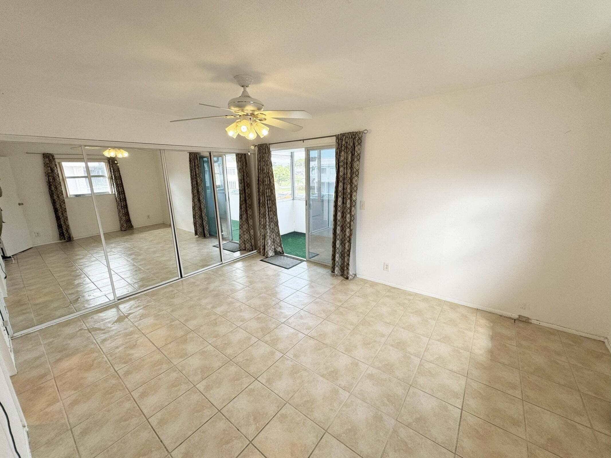 379 Saxony H, Delray Beach, FL 33446 — photo 8 of 33