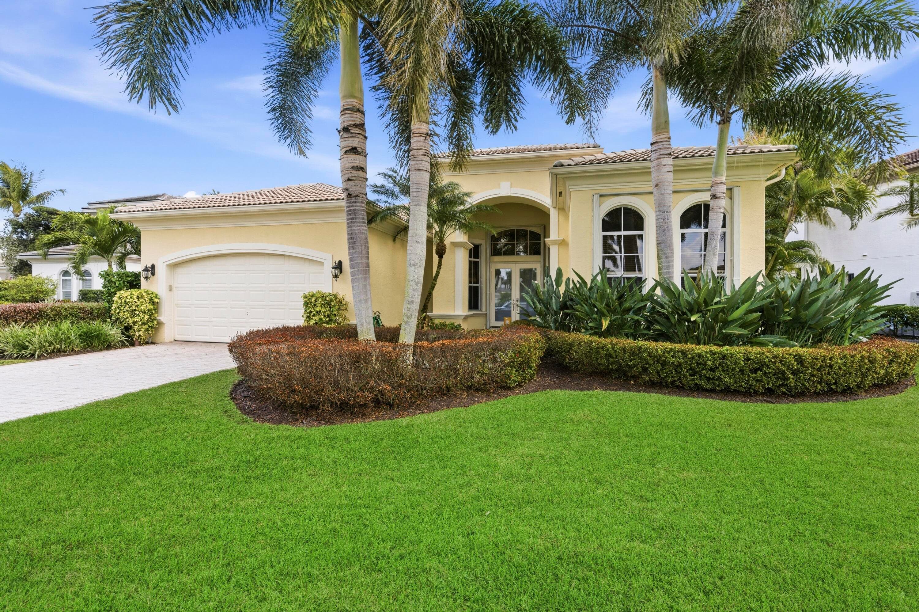 401 Via Placita, Palm Beach Gardens, FL 33418 — photo 1 of 21