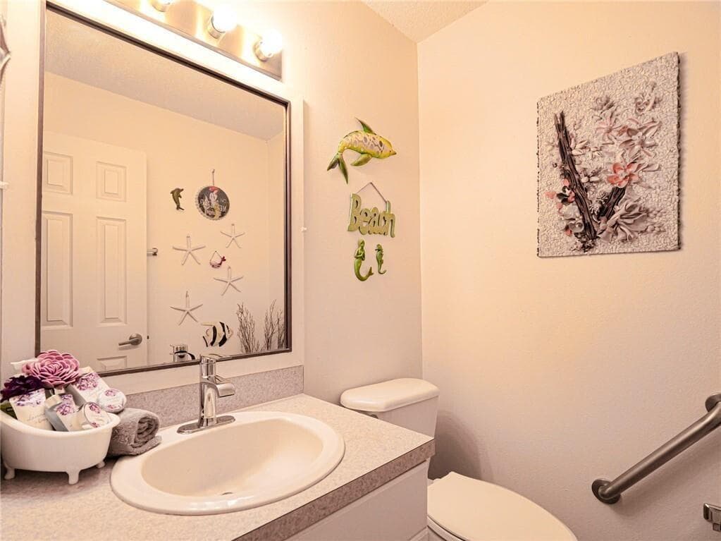 12 Vista Palm Lane 103, Vero Beach, FL 32962 — photo 11 of 35