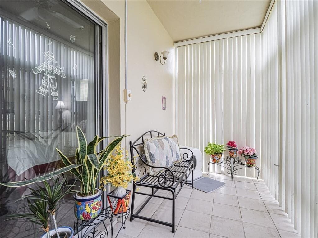 12 Vista Palm Lane 103, Vero Beach, FL 32962 — photo 16 of 35