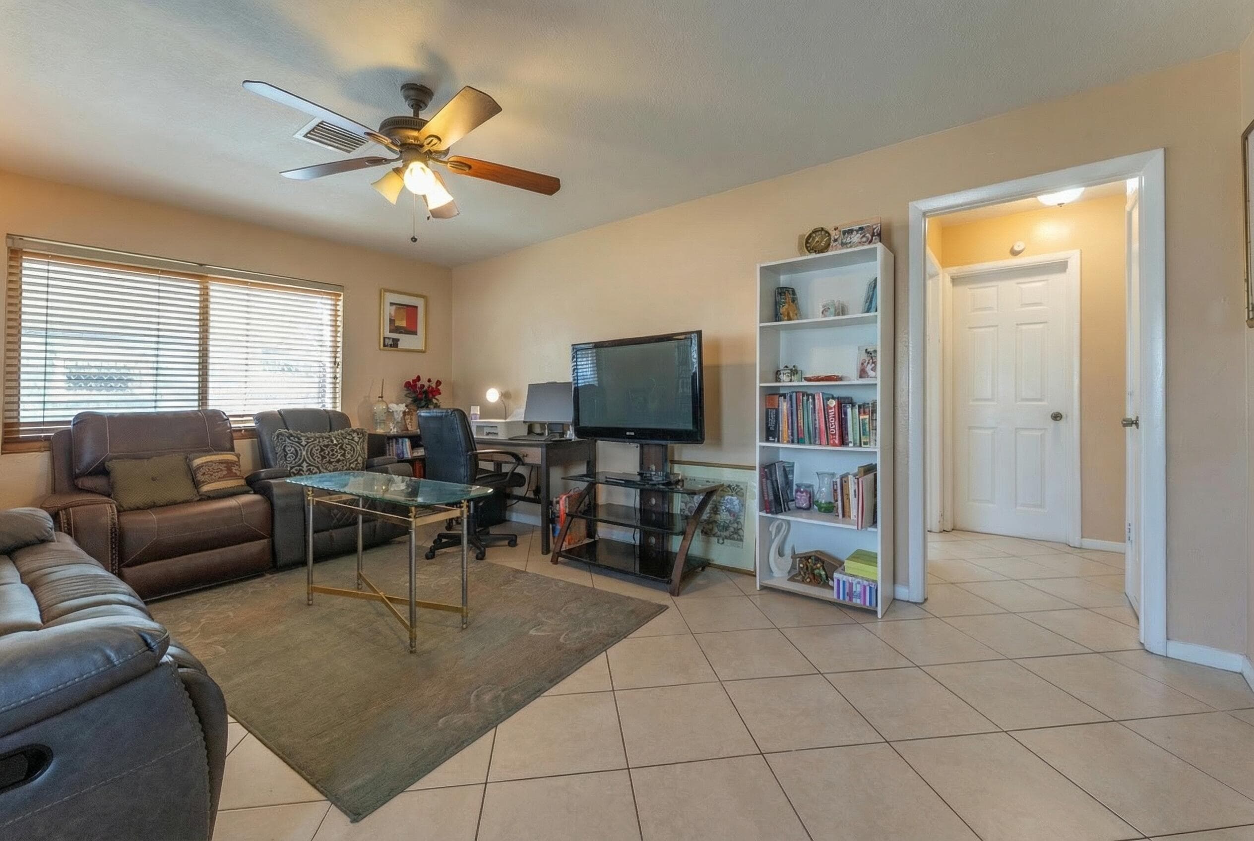 137 W 34th Street, Riviera Beach, FL 33404 — photo 5 of 26