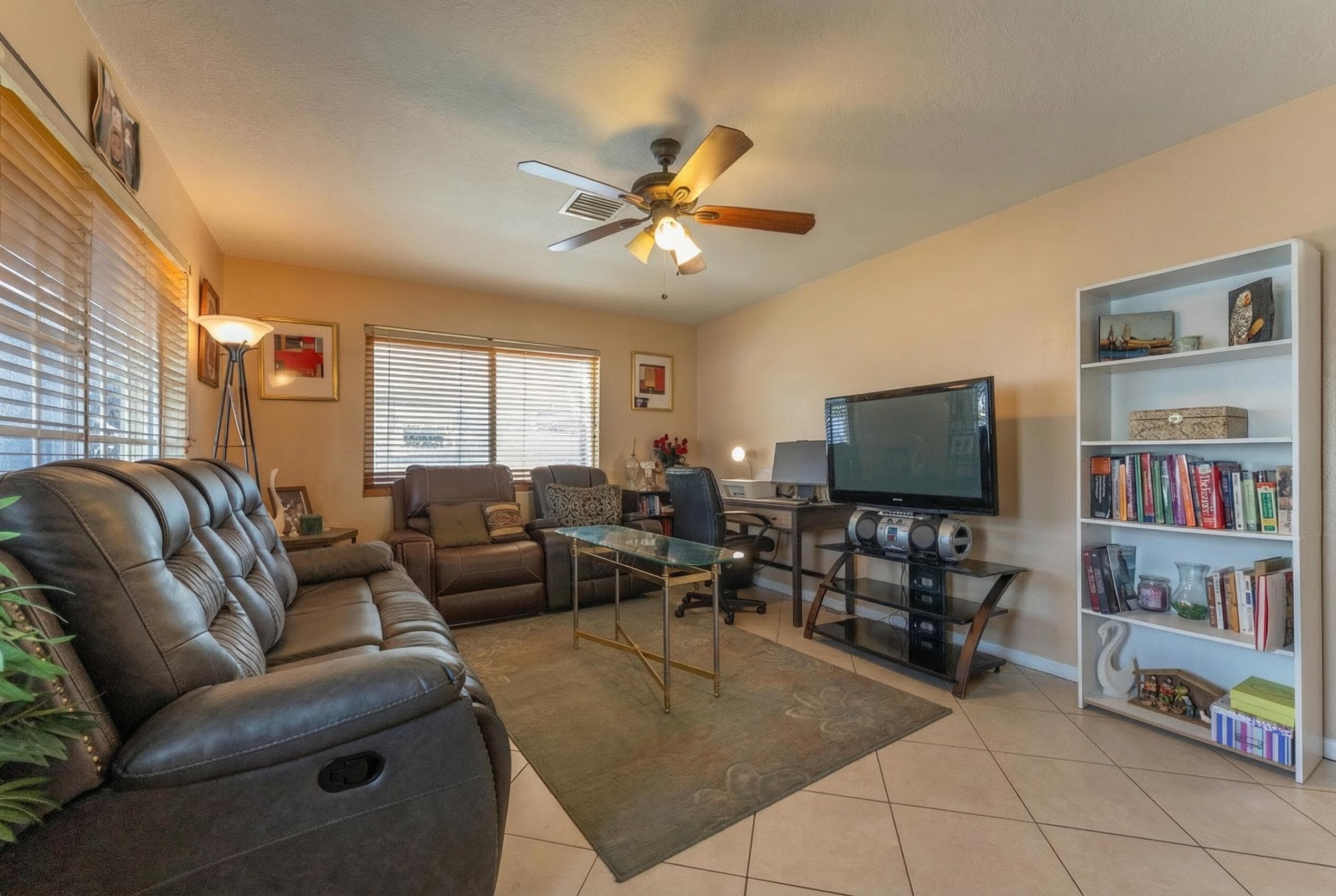 137 W 34th Street, Riviera Beach, FL 33404 — photo 15 of 26