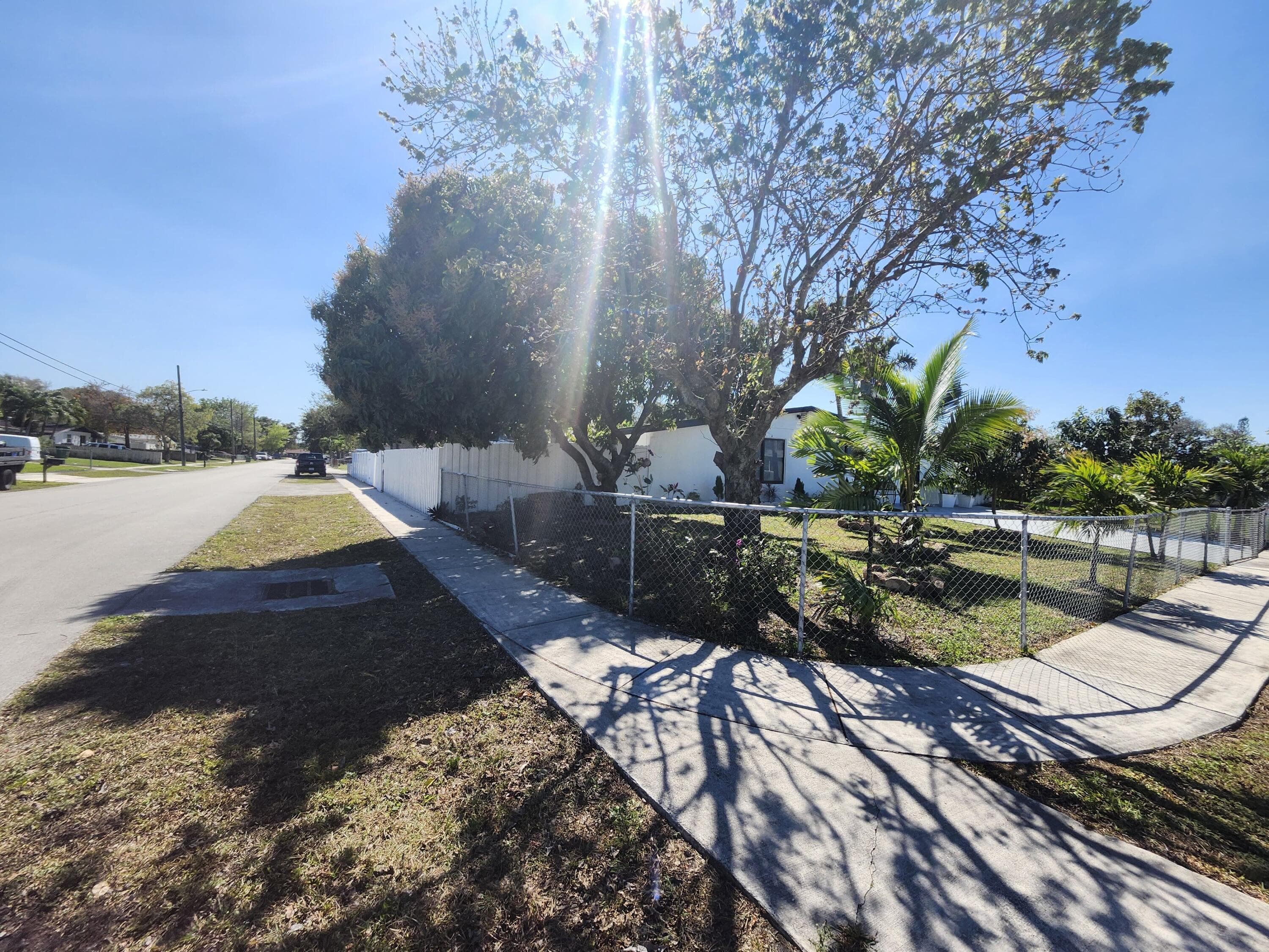 5500 SW Sw 37th Street Street, Davie, FL 33314 — photo 4 of 45