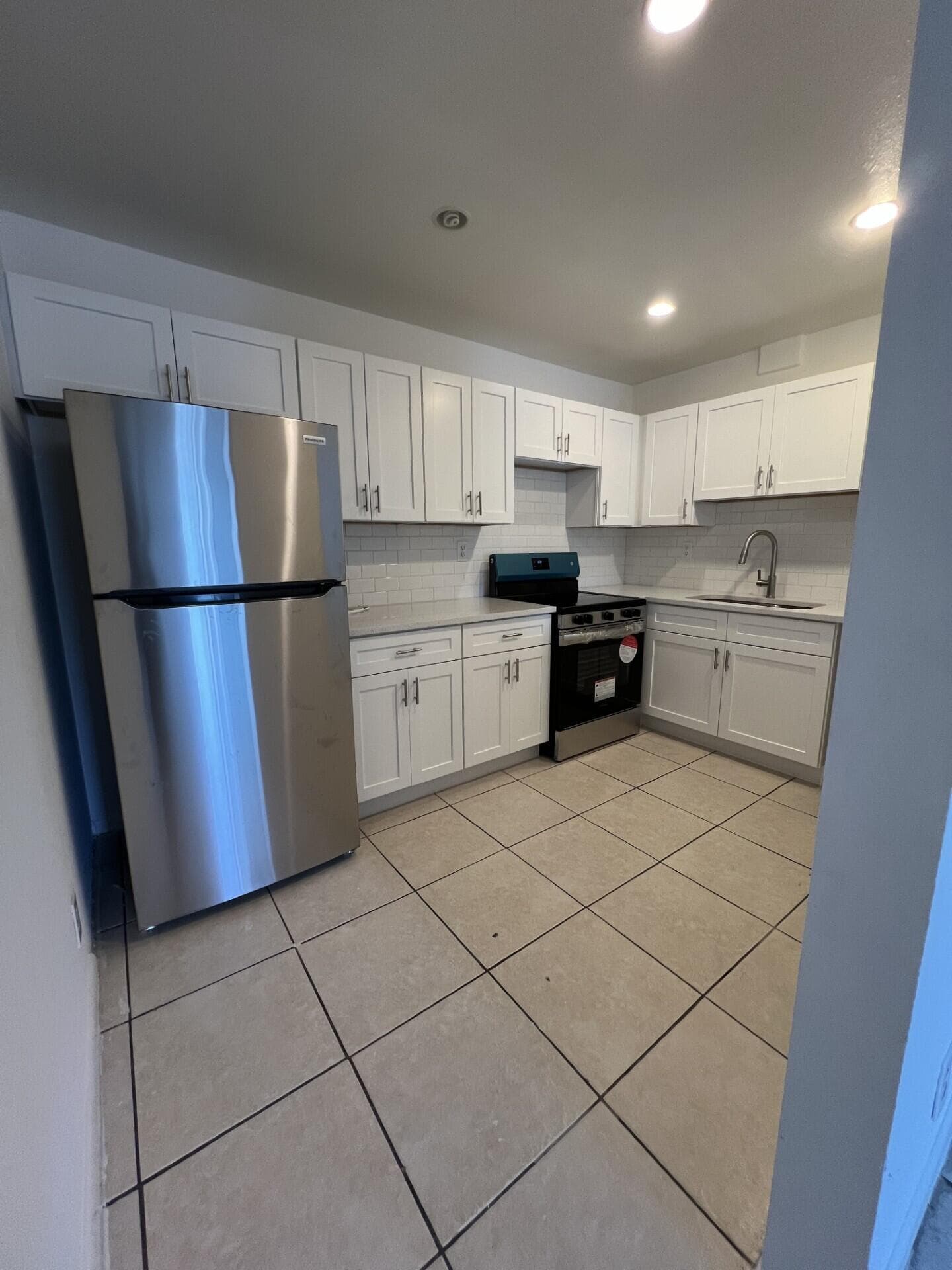 4129 NW 88th Avenue 202, Coral Springs, FL 33065 — photo 2 of 13