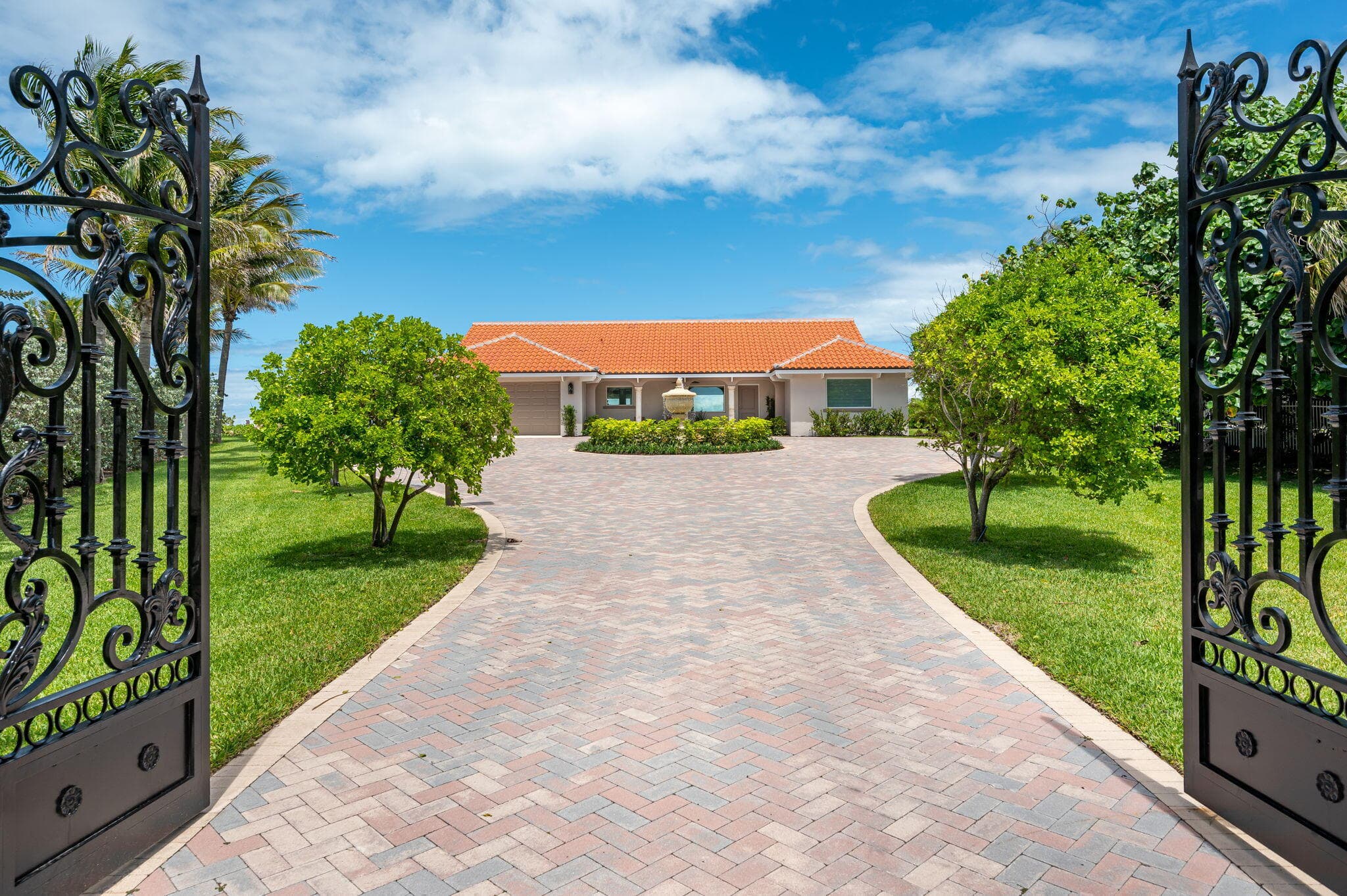 3766 Ocean Drive, Vero Beach, FL 32963 — photo 2 of 44