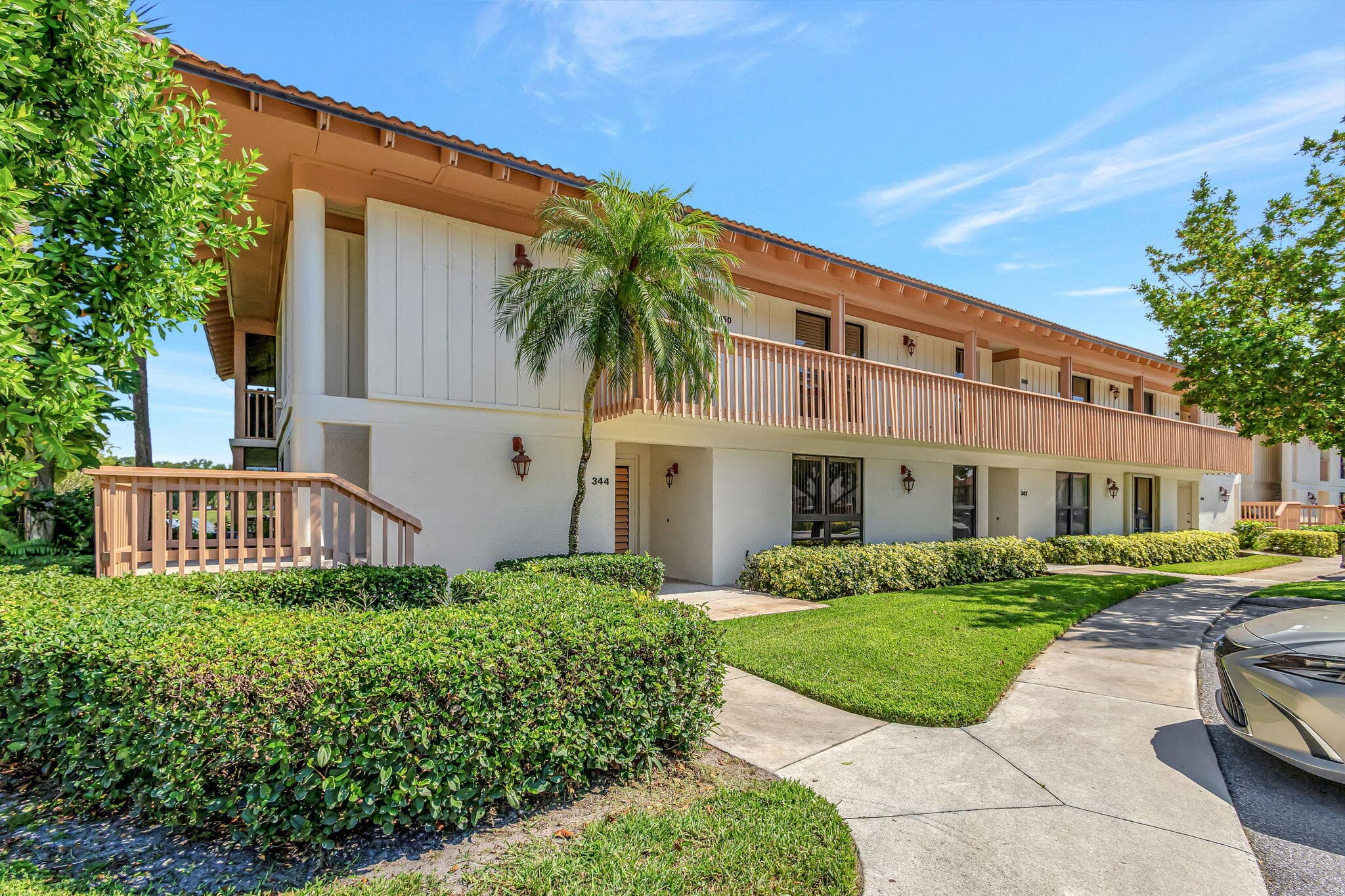 348 Brackenwood Circle, Palm Beach Gardens, FL 33418 — photo 2 of 75