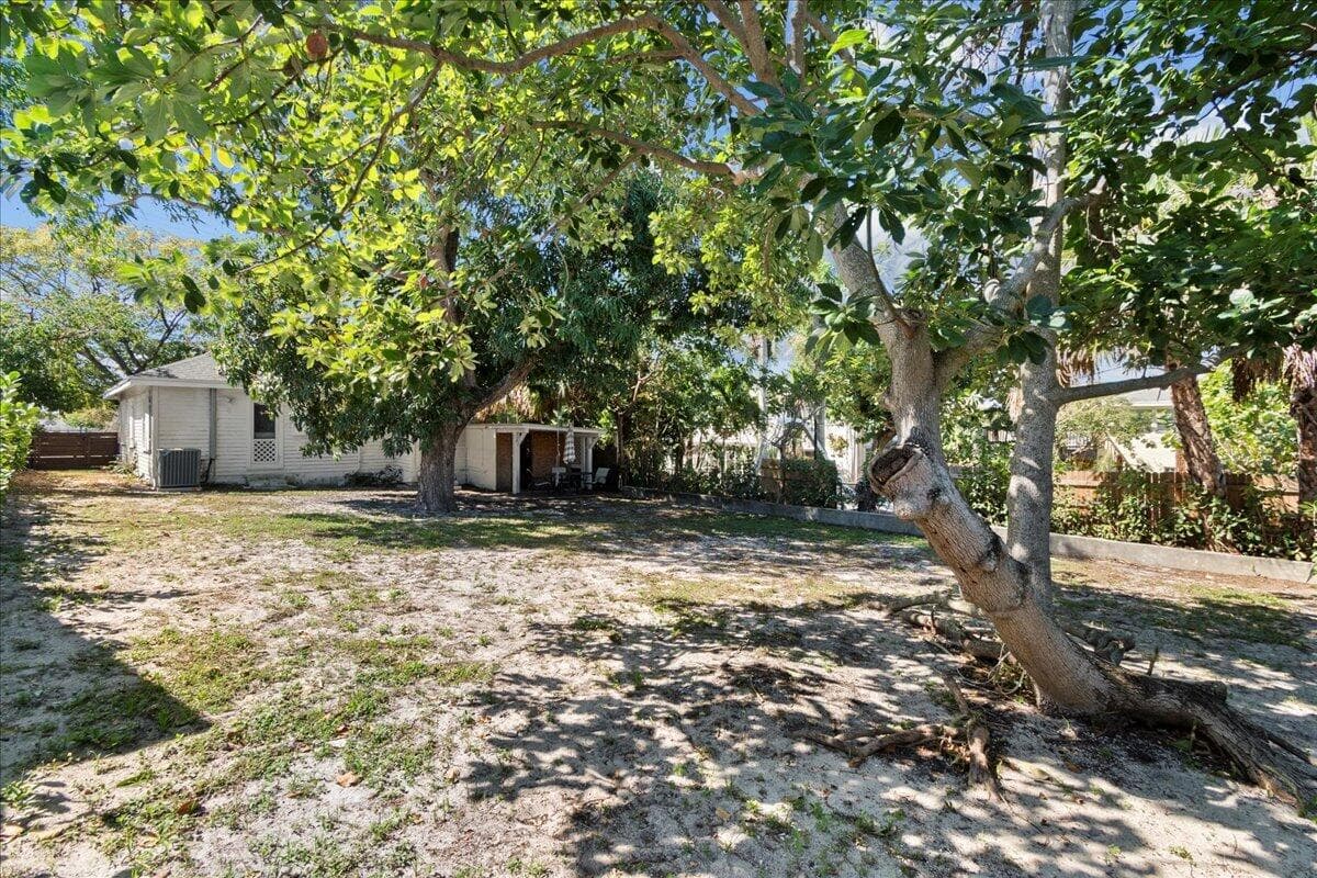 815 Omar Road, West Palm Beach, FL 33405 — photo 25 of 32