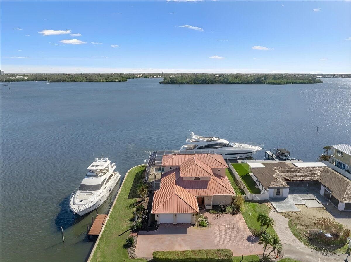 2 Seahorse Lane, Vero Beach, FL 32960 — photo 1 of 70