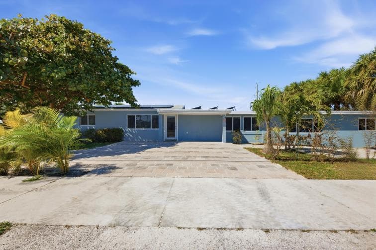 1115 S Seacrest Boulevard, Boynton Beach, FL 33435 — photo 2 of 29