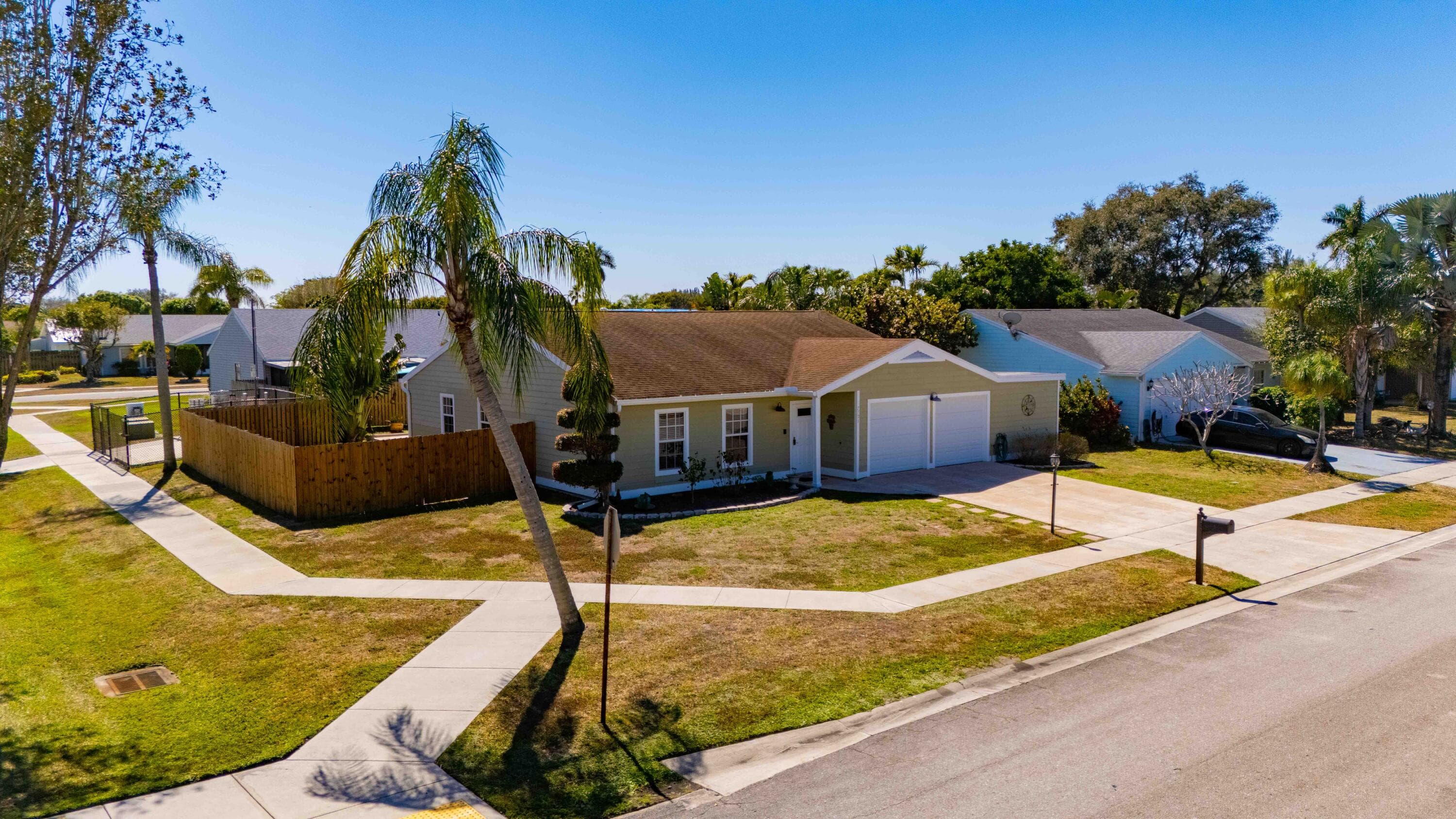 7791 Blairwood Circle N, Lake Worth, FL 33467 — photo 2 of 30