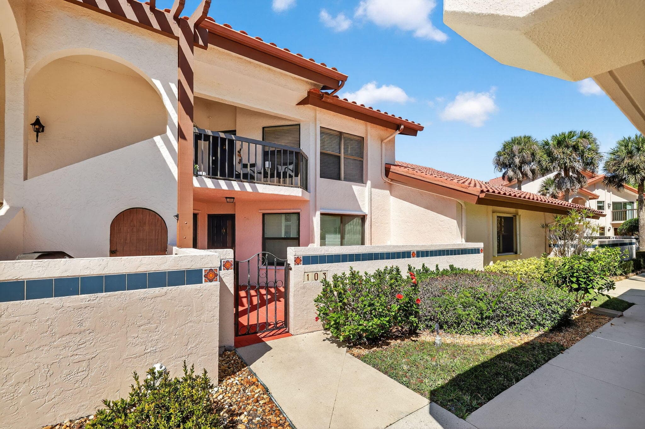 6060 SE Martinique Drive 103, Stuart, FL 34997 — photo 1 of 30