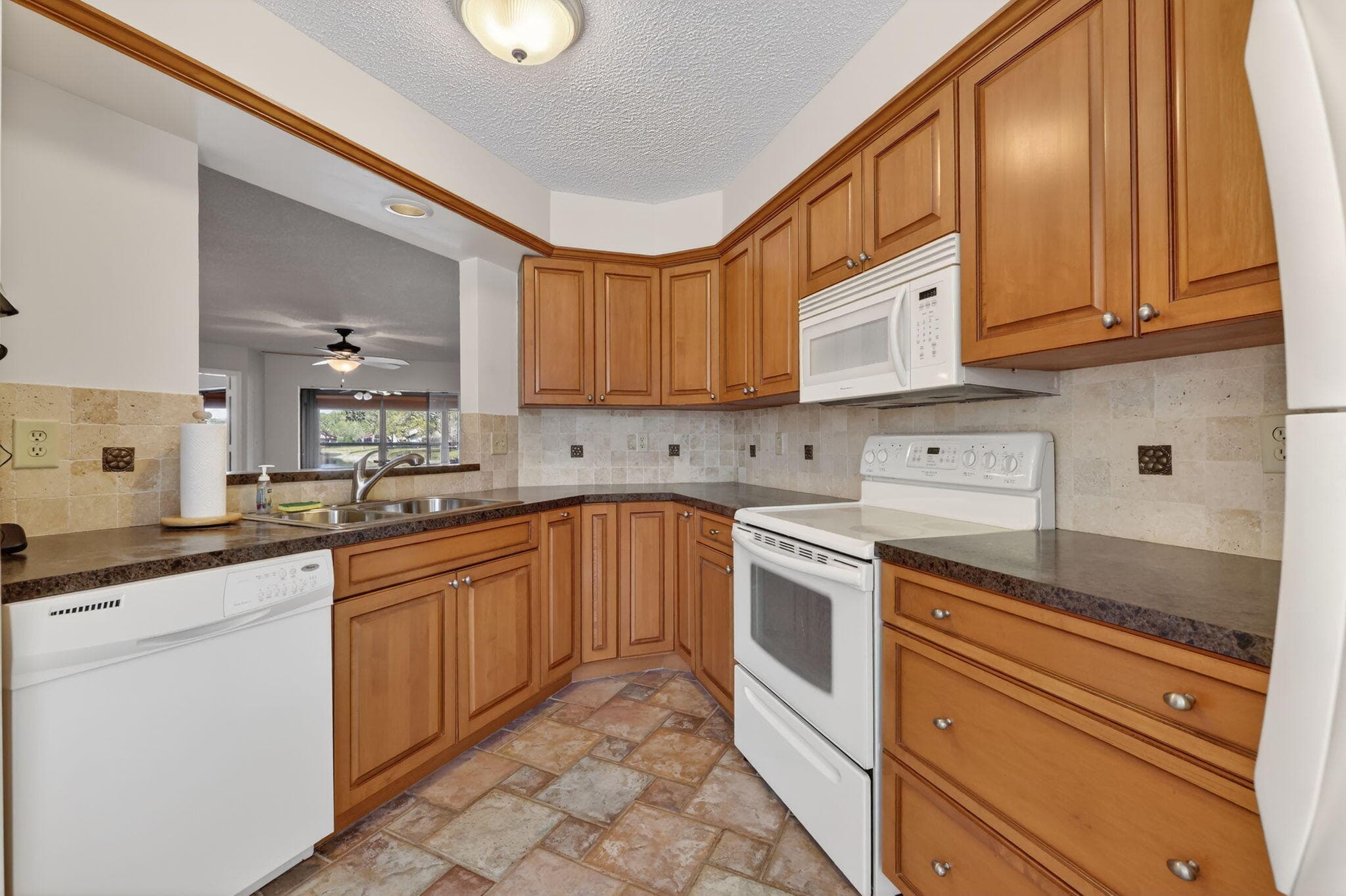 6060 SE Martinique Drive 103, Stuart, FL 34997 — photo 7 of 30